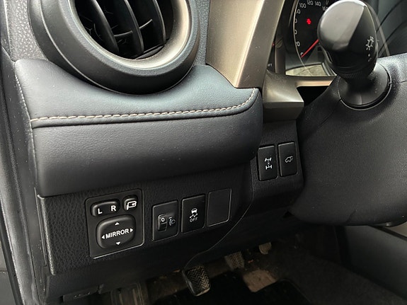 Toyota RAV4 20 of 25