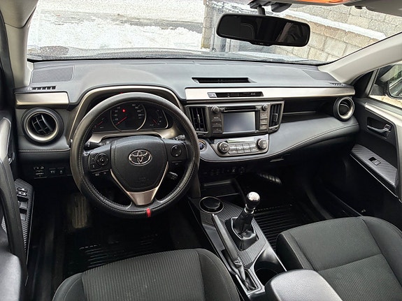 Toyota RAV4 14 of 25