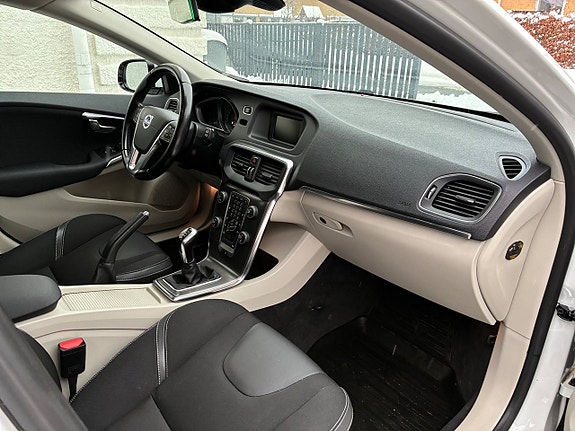 Volvo V40 12 of 20
