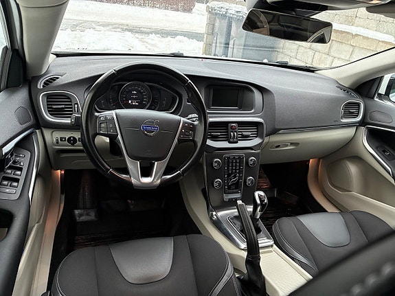 Volvo V40 10 of 20
