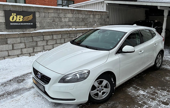 Volvo V40 2 of 20