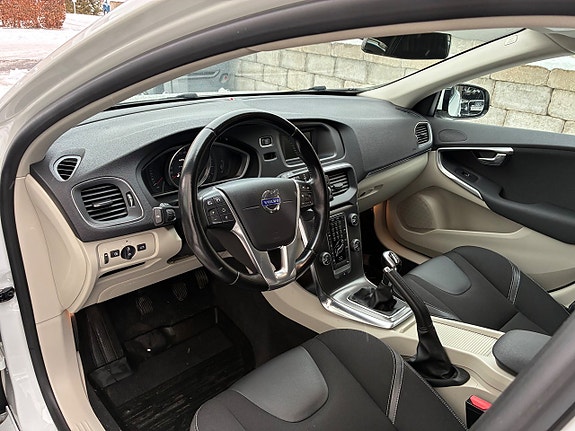 Volvo V40 11 of 20