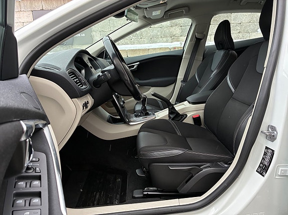 Volvo V40 13 of 20