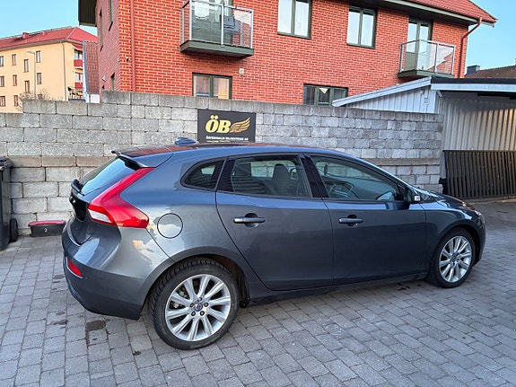 Volvo V40 6 of 25