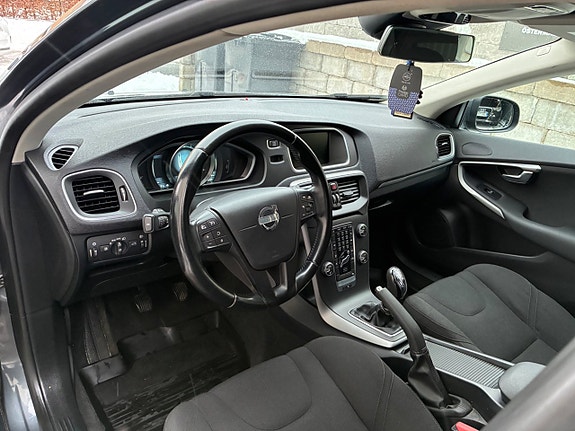 Volvo V40 18 of 25