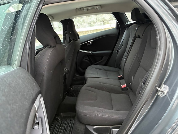 Volvo V40 24 of 25