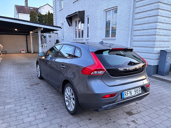 Volvo V40 9 of 25