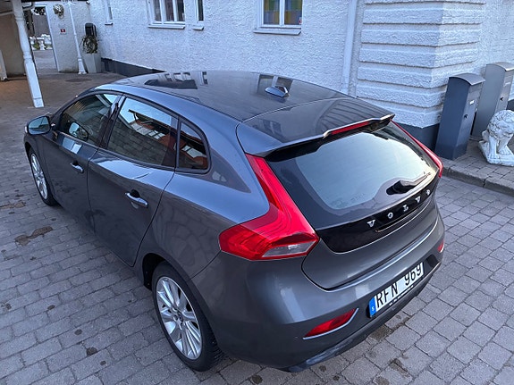 Volvo V40 10 of 25