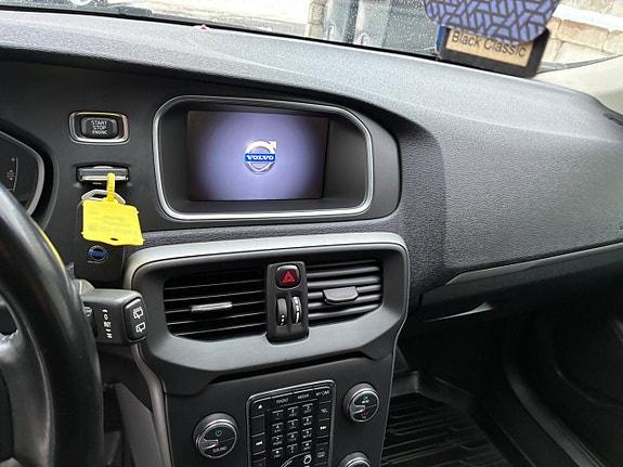 Volvo V40 15 of 25