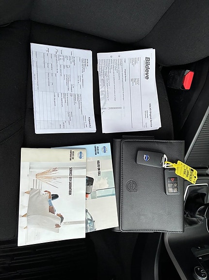 Volvo V40 25 of 25