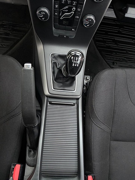 Volvo V40 16 of 25