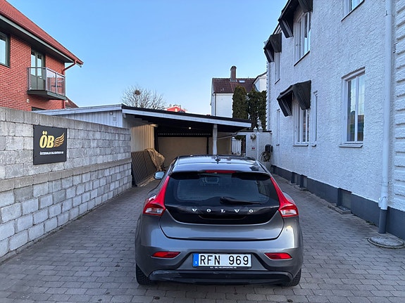 Volvo V40 11 of 25