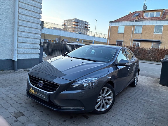 Volvo V40 3 of 25