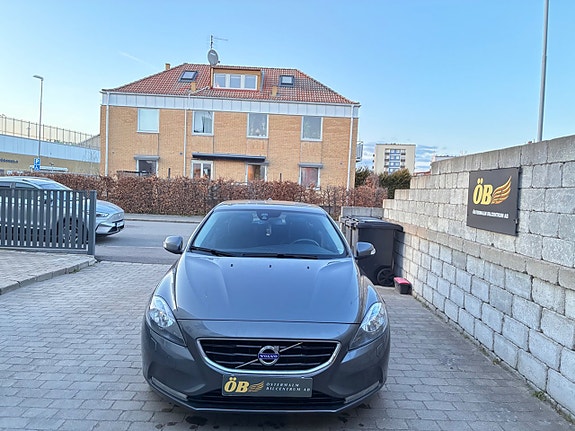 Volvo V40 5 of 25