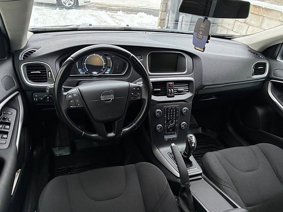 Volvo V40 14 of 25