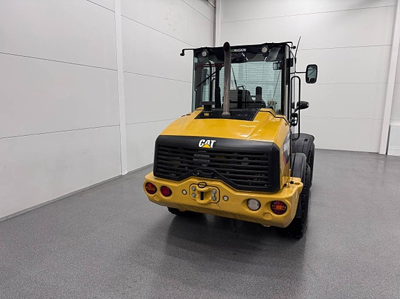 Cat 906M  Med nya snödäck 3 of 8