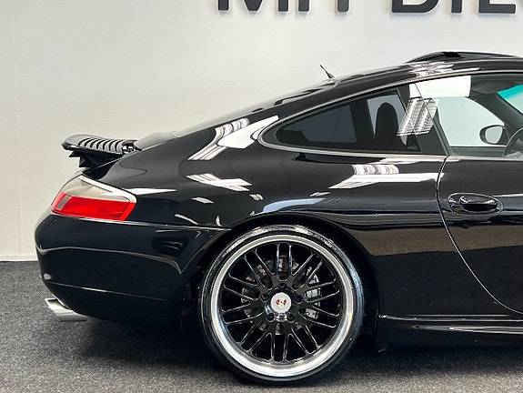 Porsche 911 9 of 12