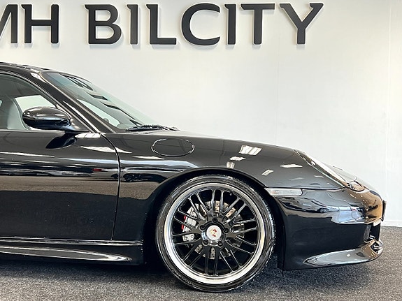 Porsche 911 4 of 5