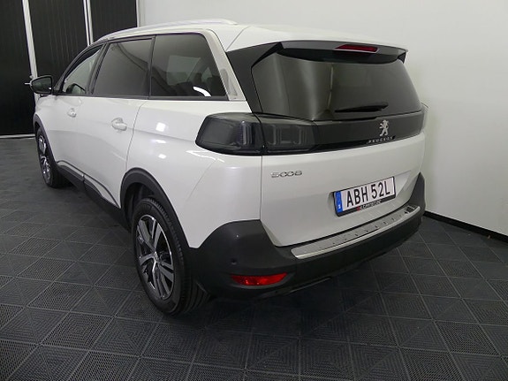 Peugeot 5008 3 of 5