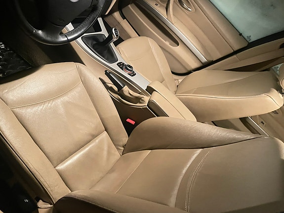 BMW 320d 3 of 8