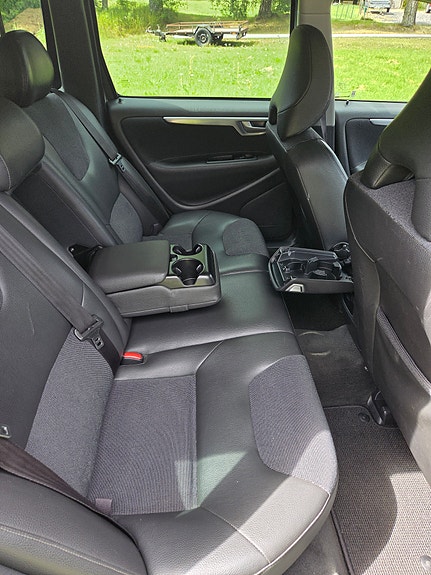 Volvo XC70 8 of 22