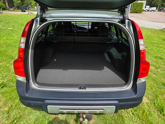 Volvo XC70 3 of 22