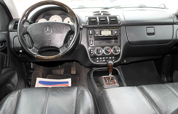 Mercedes-Benz ML55 4 of 4