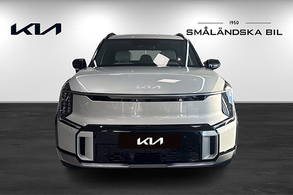 Kia EV9 2 of 17