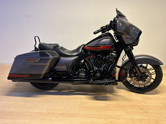 Harley-Davidson CVO Street Glide Låga mil !