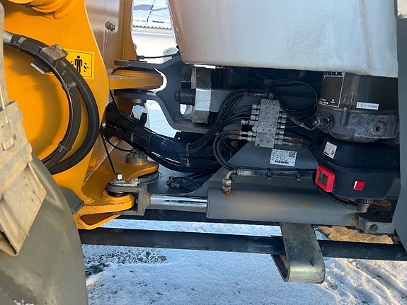 Liebherr 507 13 of 20
