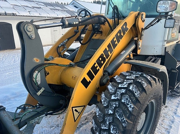 Liebherr 507 11 of 18