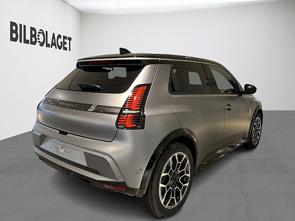 Renault 5 E-Tech 4 of 5