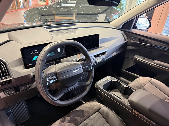 Kia EV5 8 of 15