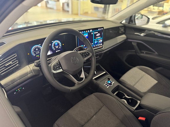 Volkswagen Tiguan 6 of 17