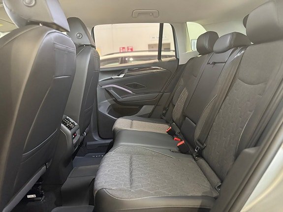 Volkswagen Tiguan 10 of 17