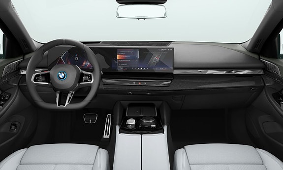BMW i5 3 of 4
