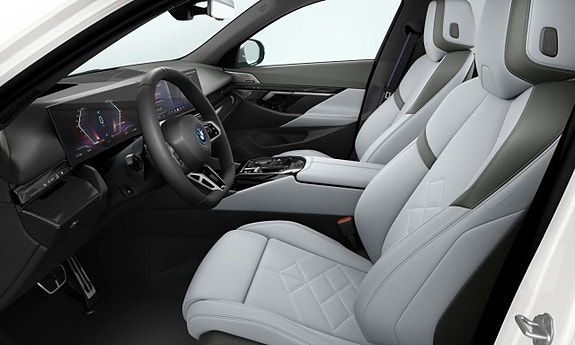 BMW i5 4 of 4