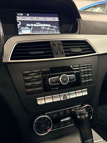 Mercedes-Benz C180 12 of 17
