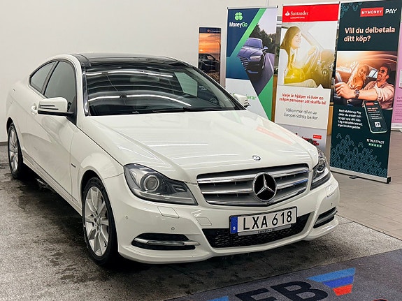 Mercedes-Benz C180 3 of 5