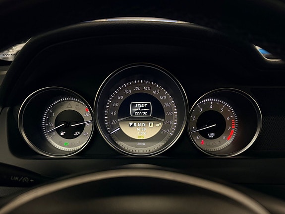 Mercedes-Benz C180 11 of 17