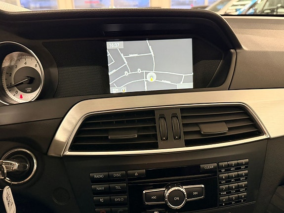 Mercedes-Benz C180 7 of 17