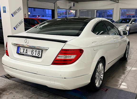 Mercedes-Benz C180 14 of 17