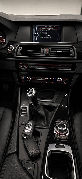BMW 520d 8 of 15