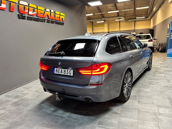 BMW 520d 4 of 5