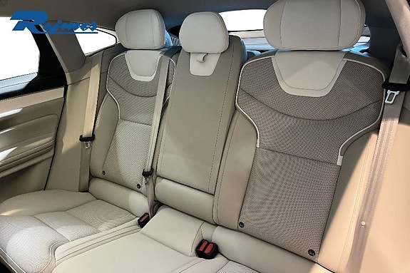 Volvo ES90 7 of 19