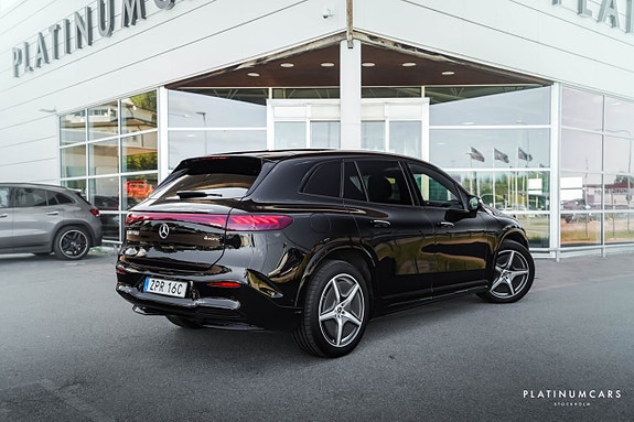 Mercedes-Benz EQS SUV 2 of 5
