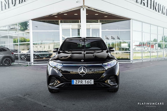 Mercedes-Benz EQS SUV 3 of 5