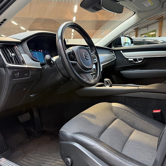 Volvo V90 8 of 12