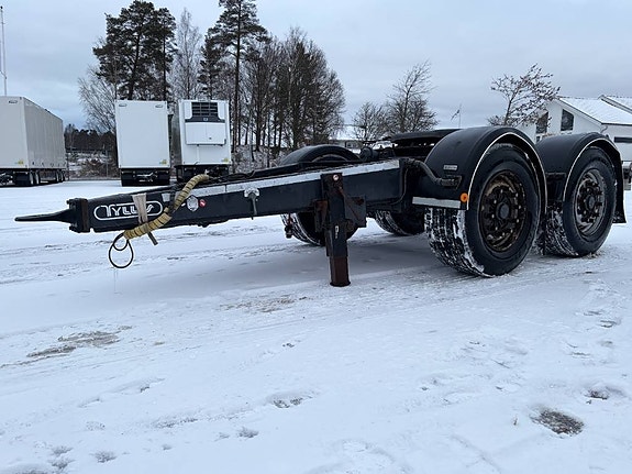 Tyllis Dolly, YAO955