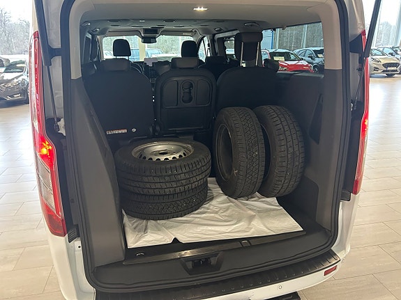 Ford Custom Tourneo 7 of 16